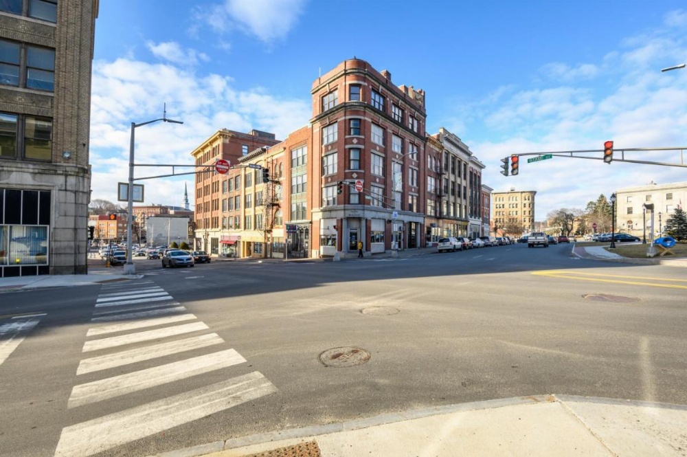 Luxury Bangor Loft With Rooftop Terrace Image 17